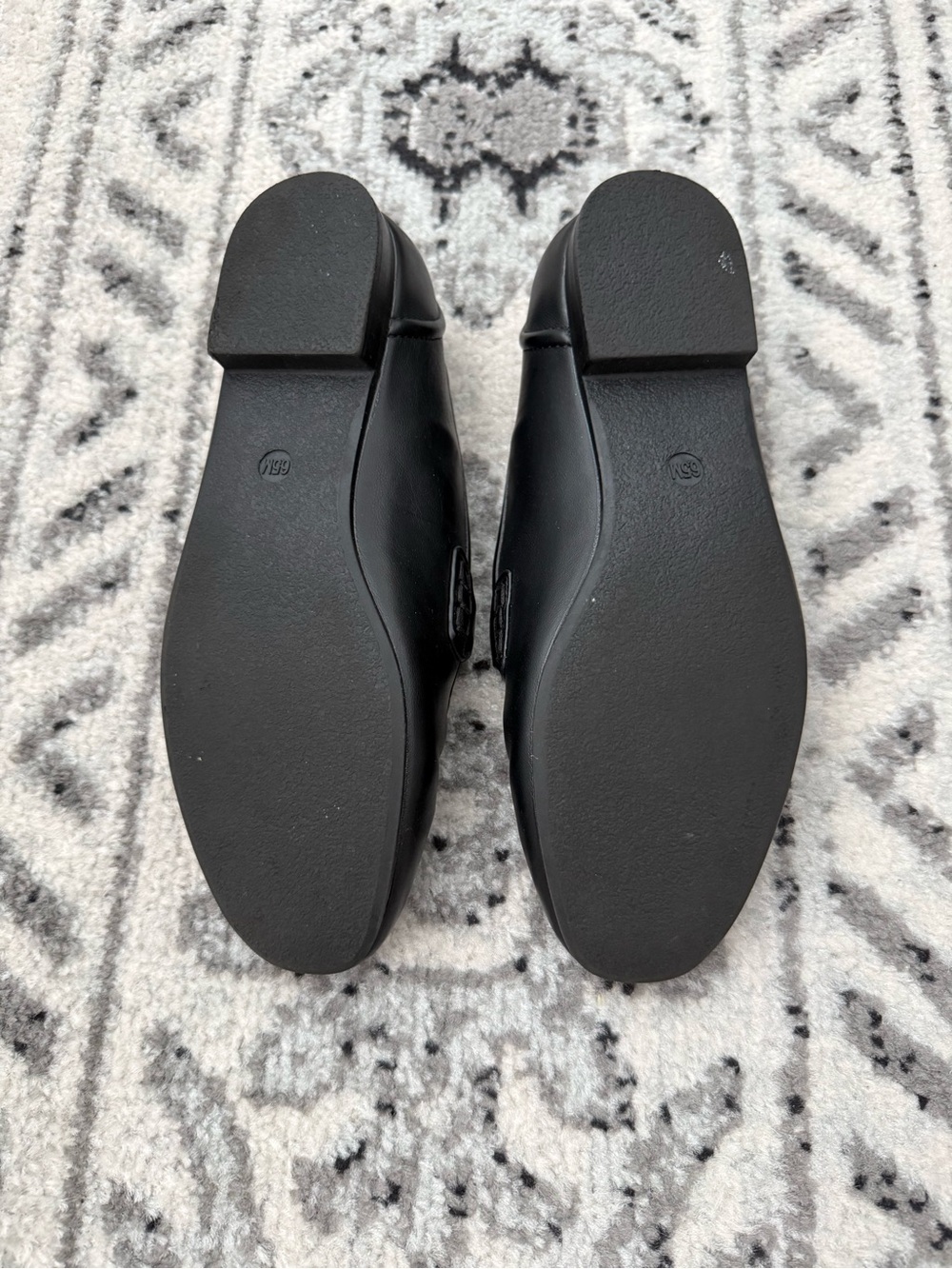 Cushionaire York Black Loafers Gold Horsebit Memory Foam Women’s 6.5 - Picture 5 of 5